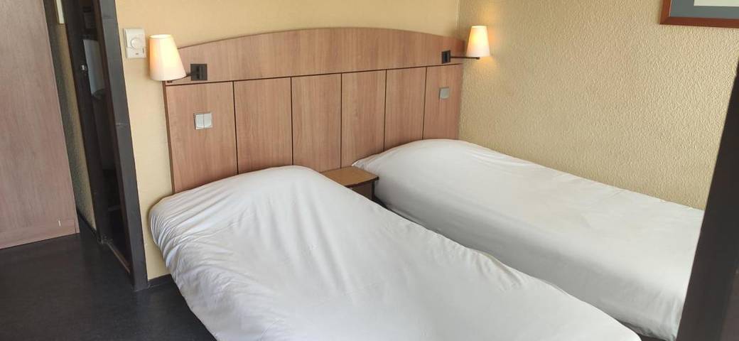 Hôtel pour 2 personnes, avec Terrasse et Vue à Odos - 3