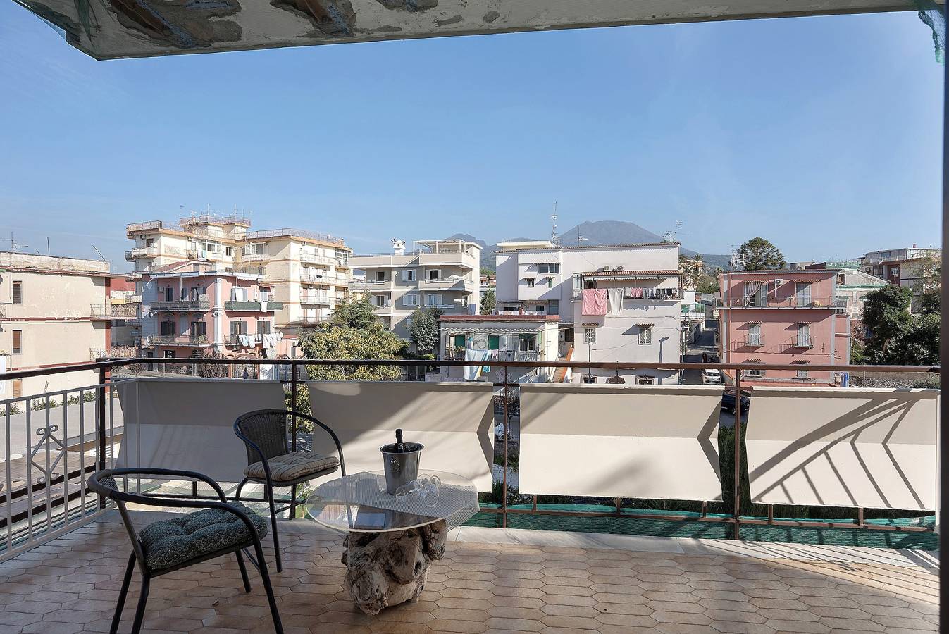 Camera 'Camera Deluxe Vicino Agli Scavi' con vista montagna, Wi-Fi e aria condizionata in Ercolano, Parco nazionale del Vesuvio