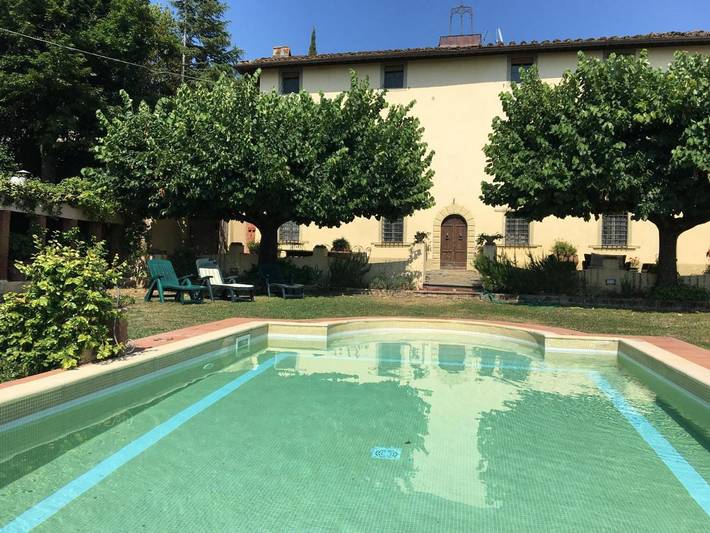 Villa für 8 Personen, mit Ausblick und Garten sowie Pool