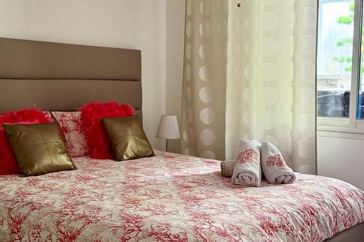 Location de vacances pour 10 personnes, avec jardin et jacuzzi dans Office De Tourisme De Saint James - 2