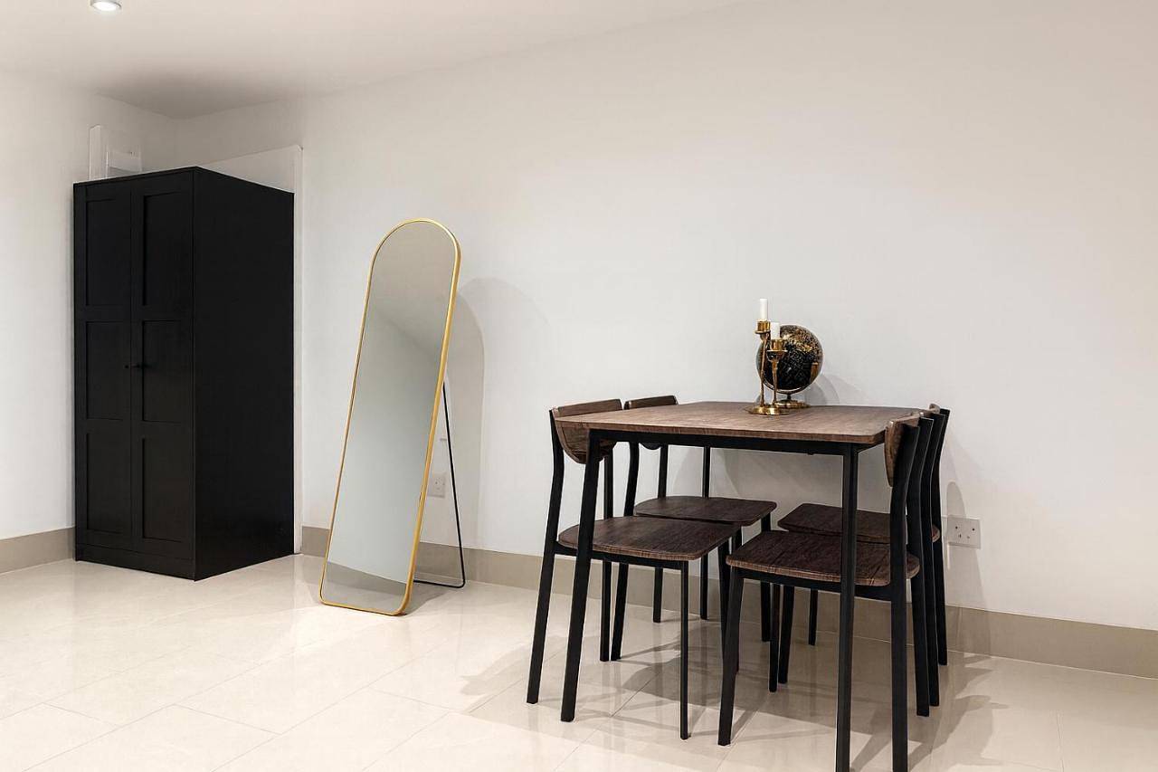 Entire apartment, One-Bedroom Apartment in Hounslow, London