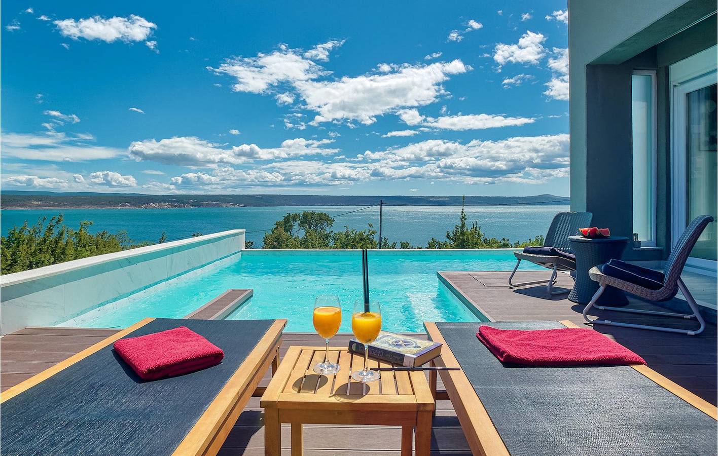 Geräumige 2-Zimmer-Wohnung mit Pool in der Nähe von Novigradsko More und der Küste in Maslenica, Zadar
