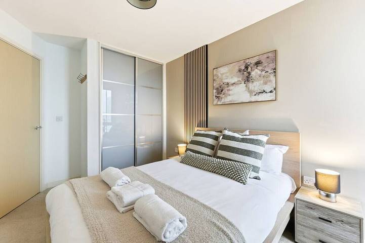Ganze Wohnung, Sleek Apartment • City Centre • Balcony • Free Parking • Fast WiFi • Self-Check-In in Milton Keynes, Südostengland