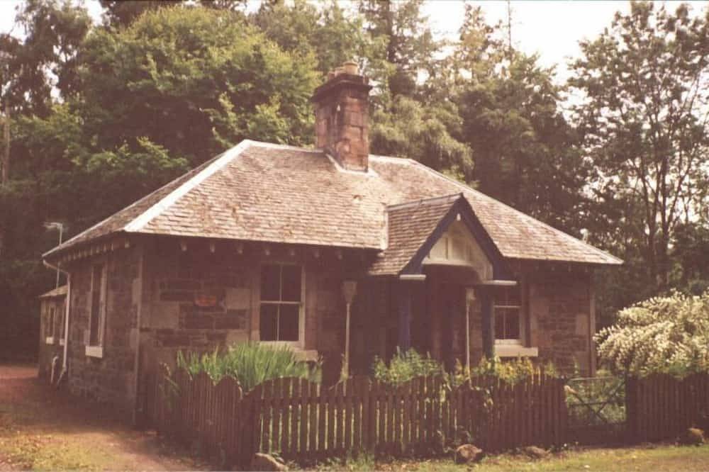 Eagle Lodge, Torhaus neben A73, Carmichael Country Cottages. Haustiere willkommen in Süd Lanarkshire