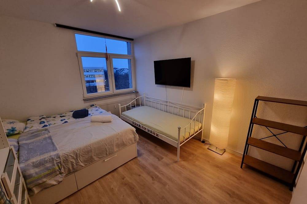 Ganze Wohnung, Modernes Appartement 4-8 Gäste in Hardtberg, Bonn