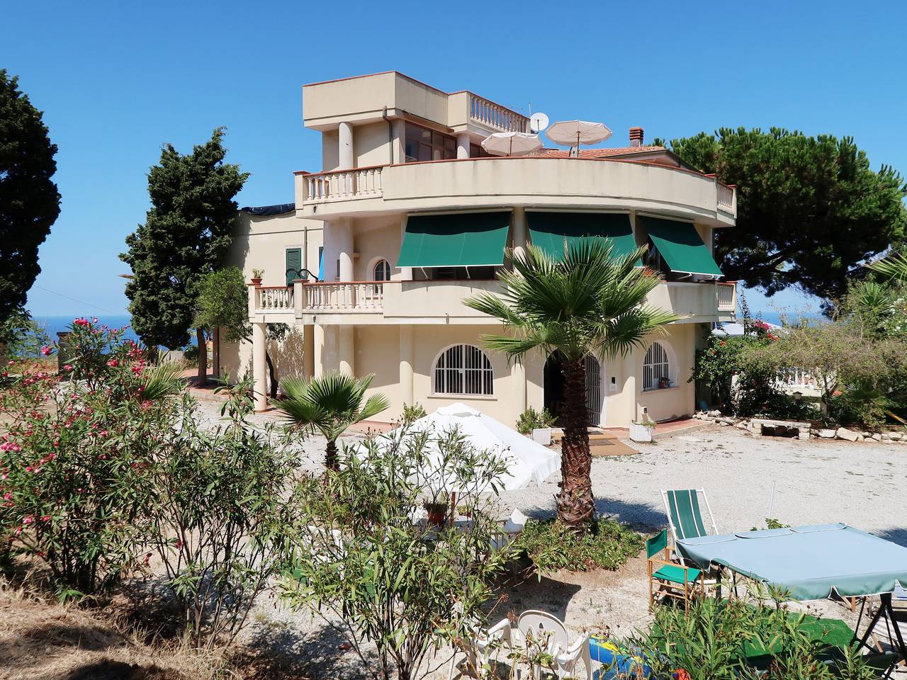 Entire apartment, Le Terrazze in Santa Domenica, Vibo Valentia Province