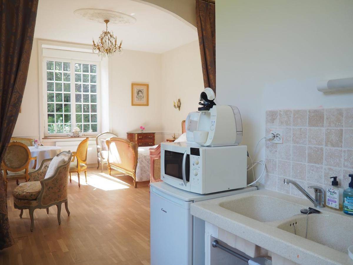 Family Room with Private Bathroom in Le Neufbourg, Région d'Avranches