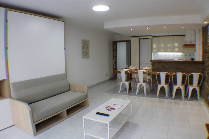 Apartamento entero, Apartamento de vacaciones para 8 personas con terraza in Roses Centre, Roses