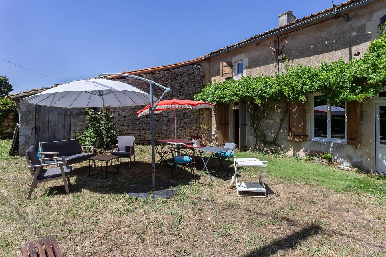 Séjour à La Grange des Zarts : Maison rénovée, Wi-Fi, parking, entre nature et culture in Champagné-le-Sec, Vienne (France)