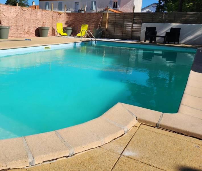 Chambre d’hôte pour 2 personnes, avec Terrasse et Piscine à Commequiers