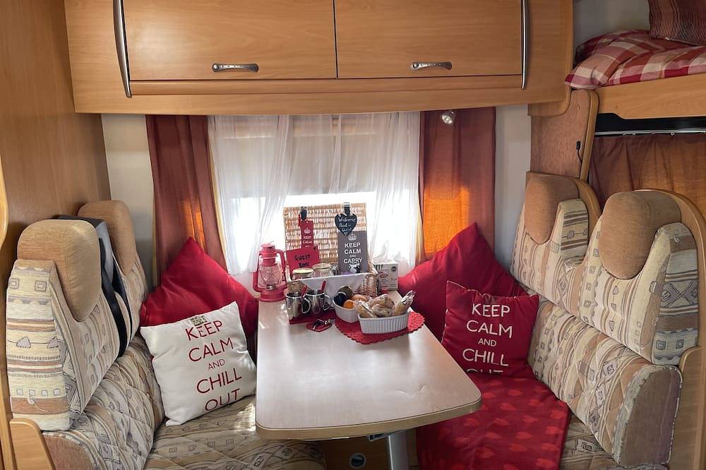 Escape in a Flash! Private motorhome in beautiful Aonb in Bosham, West Sussex