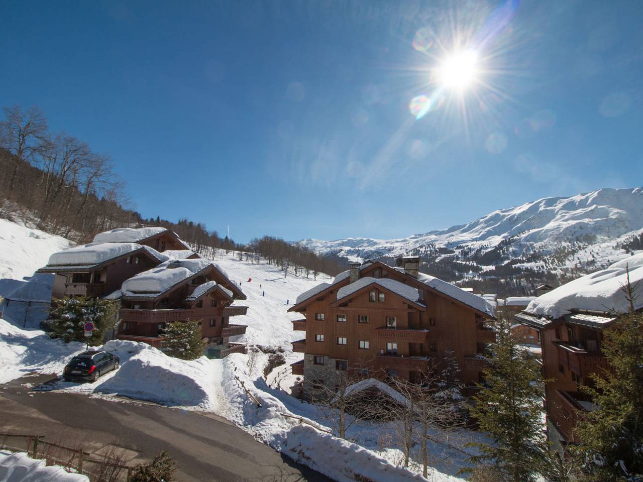 Geheel appartement, Bright 3-bedroom duplex with fireplace in Méribel in Meribel Village, Courchevel
