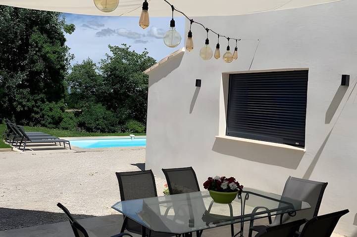 Location de vacances pour 6 personnes, avec jardin à Saint-Marcellin-lès-Vaison