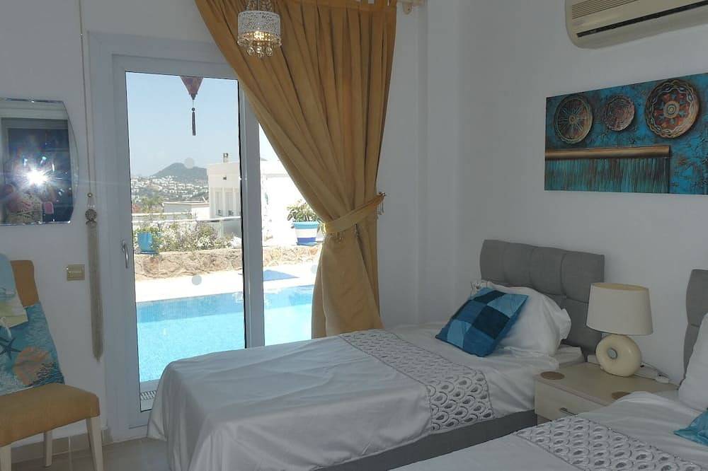 Hervorragend ausgestattet, Villa mit Bar, eigener Pool- und Meerblick, Wlan. in Bodrum, Provinz Muğla