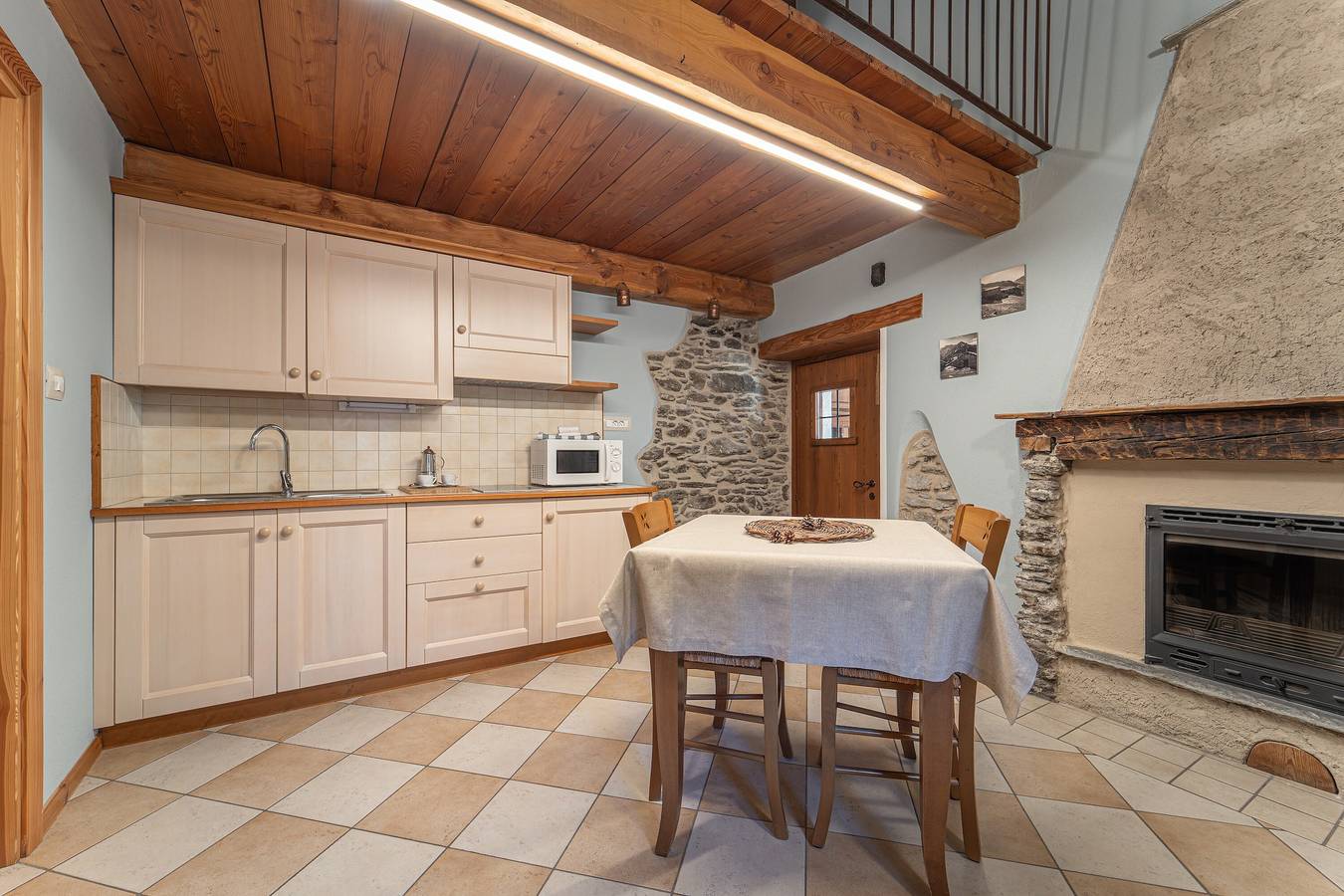 Chalet 'Civico 5' con vista sulle montagne, giardino in comune e Wi-Fi in Marmora, Provincia di Cuneo