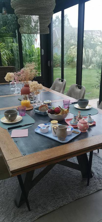 Gîte pour 2 personnes, avec jardin et piscine ainsi que vue et terrasse à Roézé-sur-Sarthe - 2