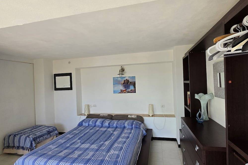 Villa Mancini - Loft right by the sea in front of the Faraglioni in Aci Trezza, Aci Castello