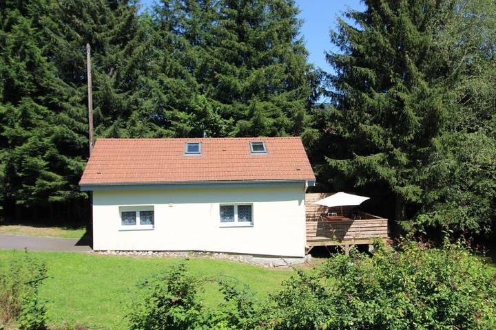 Location de vacances pour 6 personnes, avec terrasse et jardin à Le Ménil - 4