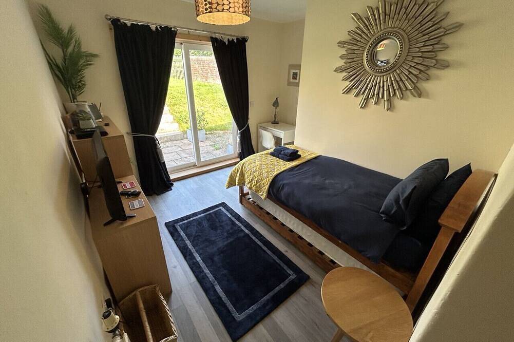 Ladyland Cottage in Maybole in Firth Of Clyde