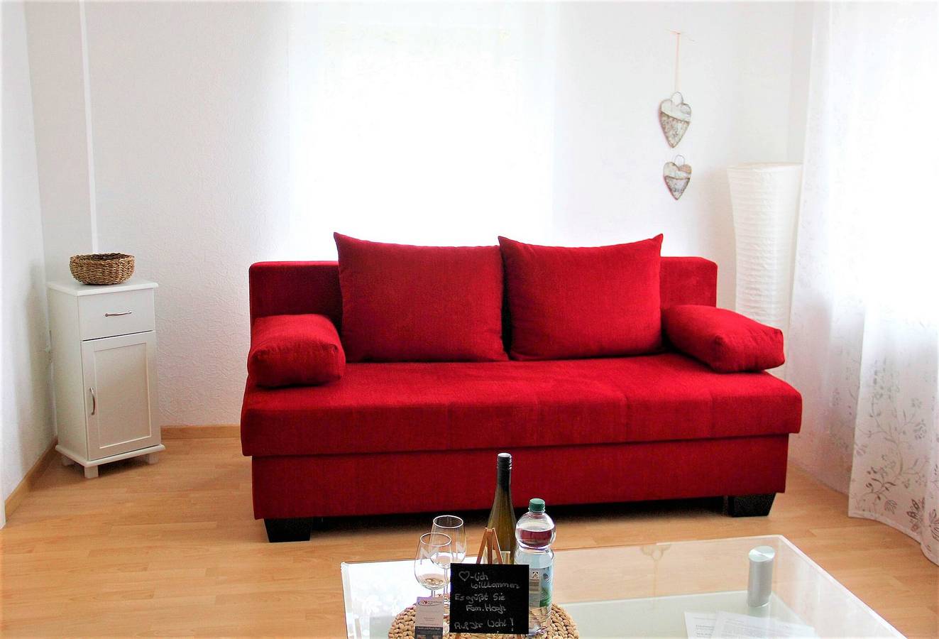 Ganze Ferienwohnung, Ferienwohnung Hogh - Ferienwohnung Hogh, 55qm, Terrasse, 1 Schlafzimmer, max. 4 Personen in Beuren, Albsteig Etappe 9
