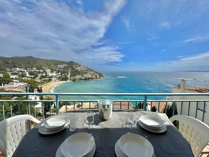 Ferienwohnung für 4 Personen, mit Meerblick und Balkon/Terrasse in Roses