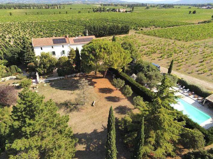 Cottage pour 2 personnes, avec jardin et piscine à Violès