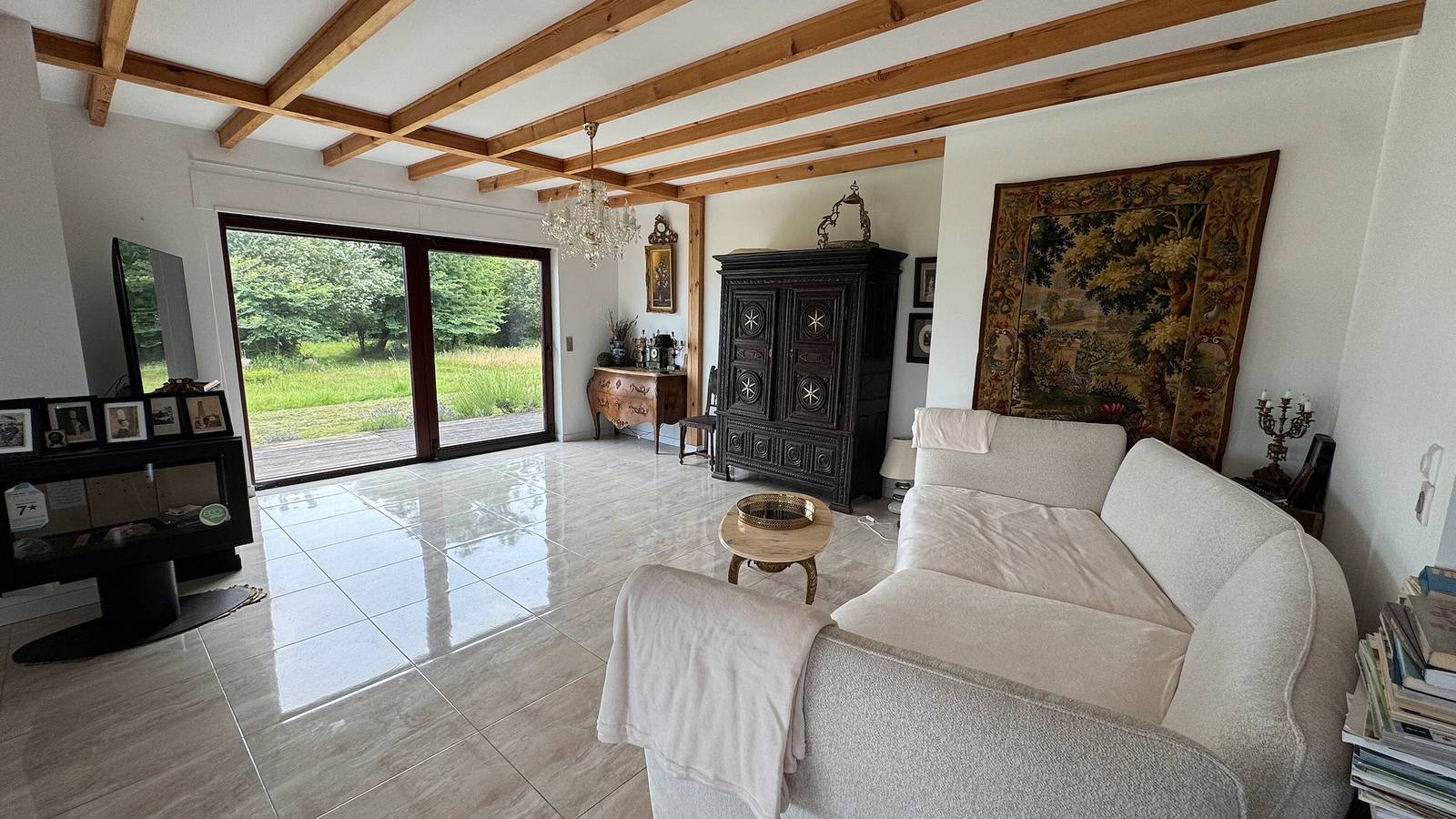 Holiday Home 'Belle Maison Familiale De Kerscaven' with Private Terrace, Private Garden and Wi-Fi in Penmarc'h, Côte de Cornouaille