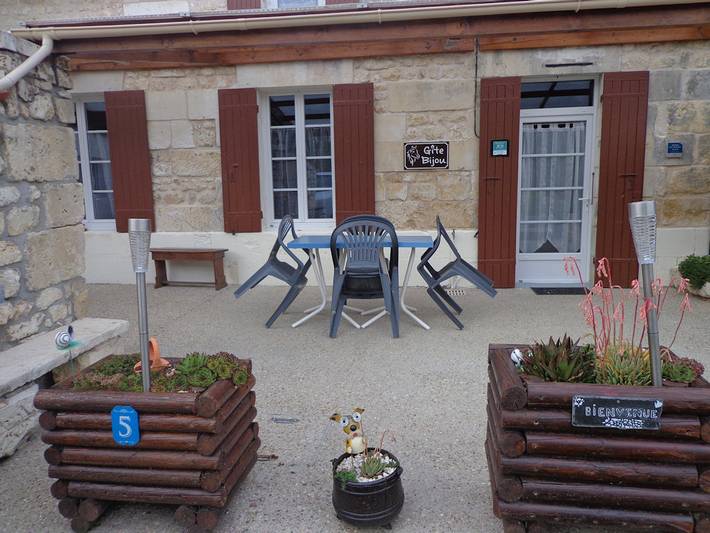 Gîte pour 5 personnes, avec terrasse et jardin à Le Douhet