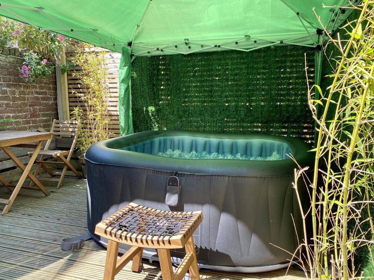 Entire apartment, Two-Bedroom Apartment in Botany Bay, Kent