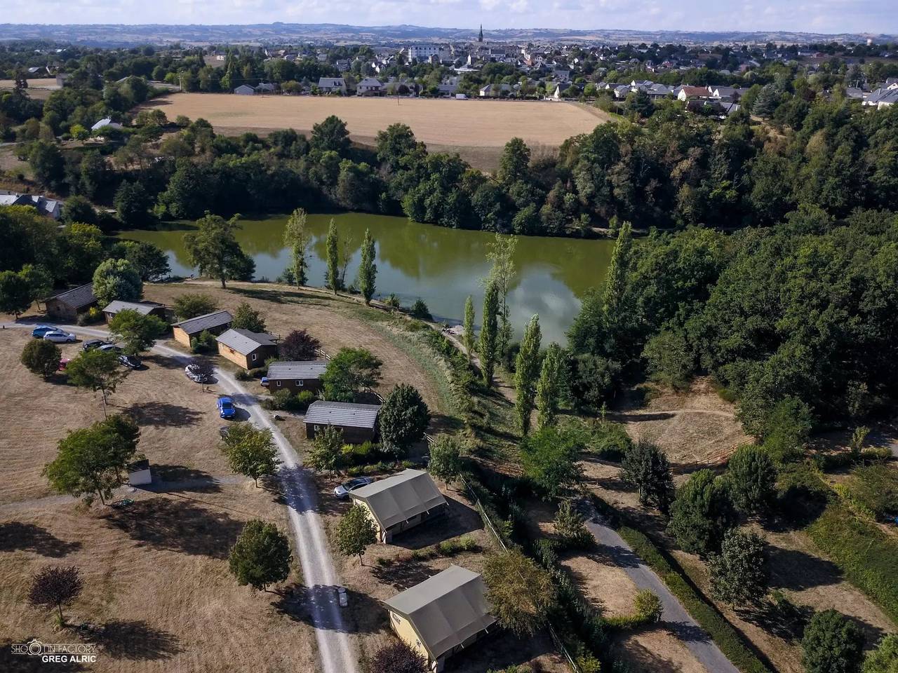 Bungalow toilé meublé Standard 25 m² (2 chambres) avec salle de douche et Wc 5 personnes in Naucelle, Aveyron