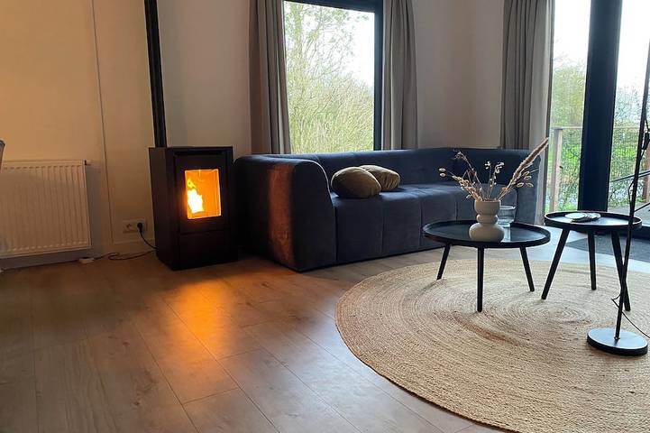 Luxury holiday cottage, stunning views, and hot tub. in Mar del Norte Holanda