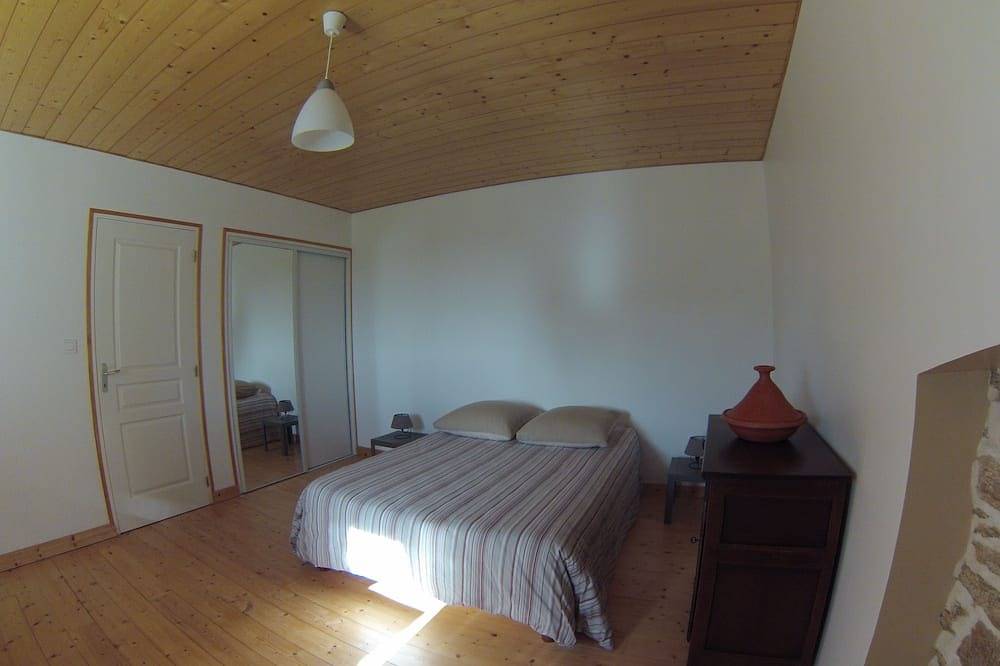 Typisches Haus, komplett renoviert, komfortabel und warm. in Plonéour-Lanvern, Quimper und Umgebung