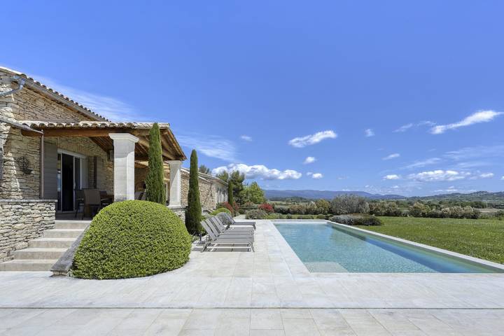 Ferienhaus für 8 Personen, mit Pool und Garten in Gordes