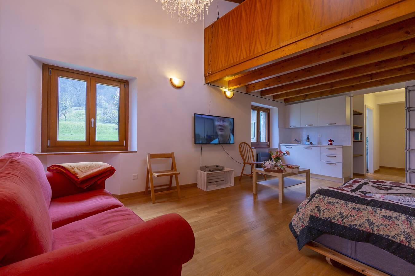 Casa Gialla in Arogno, Lago di Lugano (Svizzera)