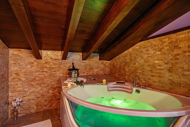 Ferienwohnung für 2 Personen, mit Whirlpool und Garten in Spanien - 2