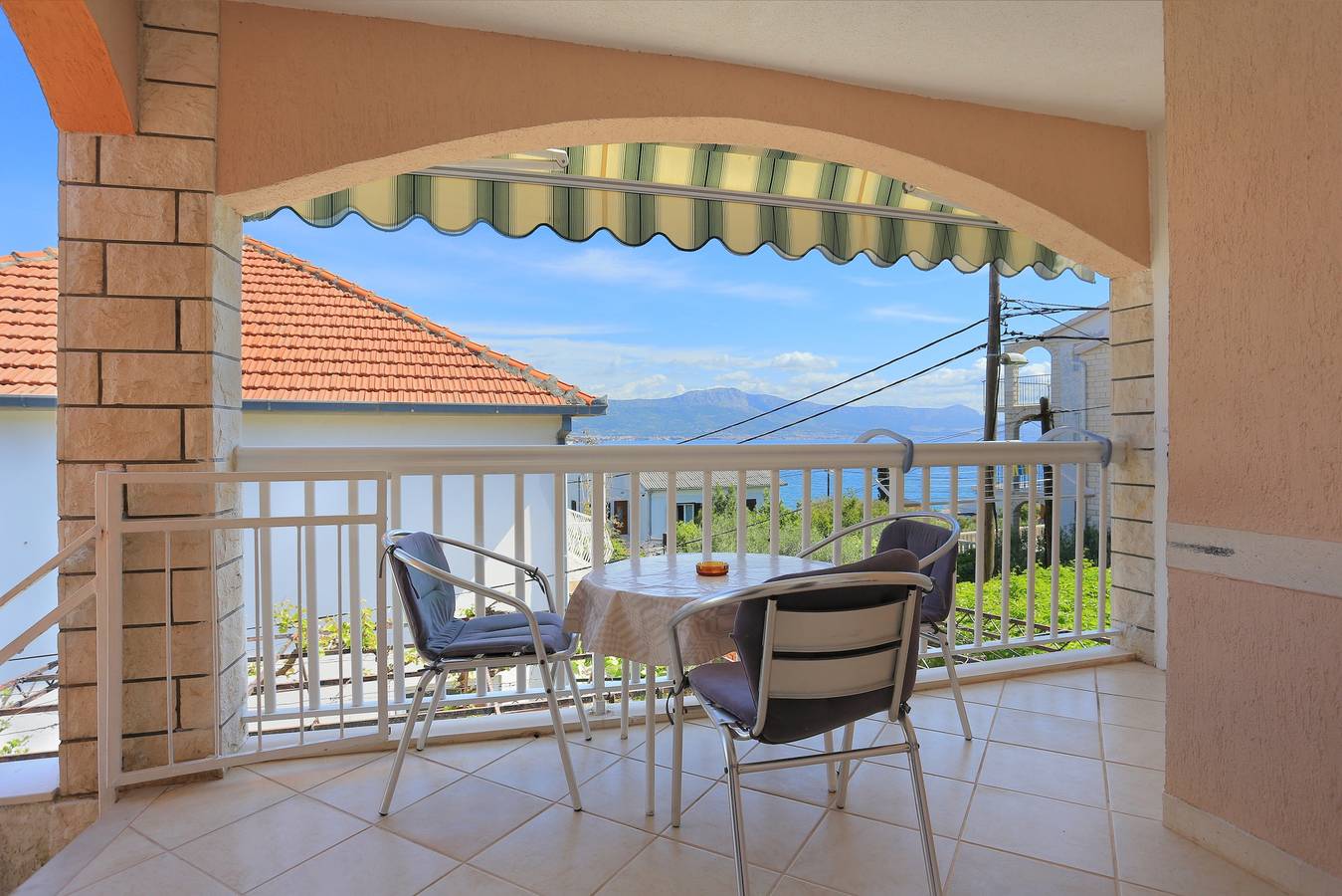 Entire apartment, One bedroom apartment with terrace and sea view Arbanija, Čiovo A-18797-b in Arbanija, Ciovo