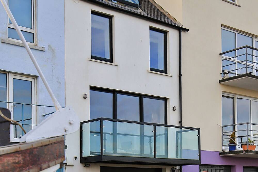 Atemberaubendes Stadthaus mit 3 Schlafzimmern und Blick auf den Hafen von St. Andrews in St Andrews, Region Fife