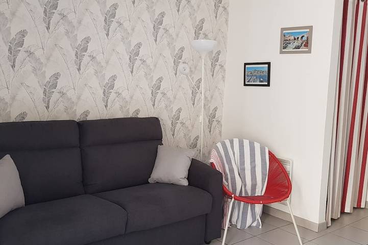 Entire apartment, Apartment with garden by the sea in Marseille, Marseille region