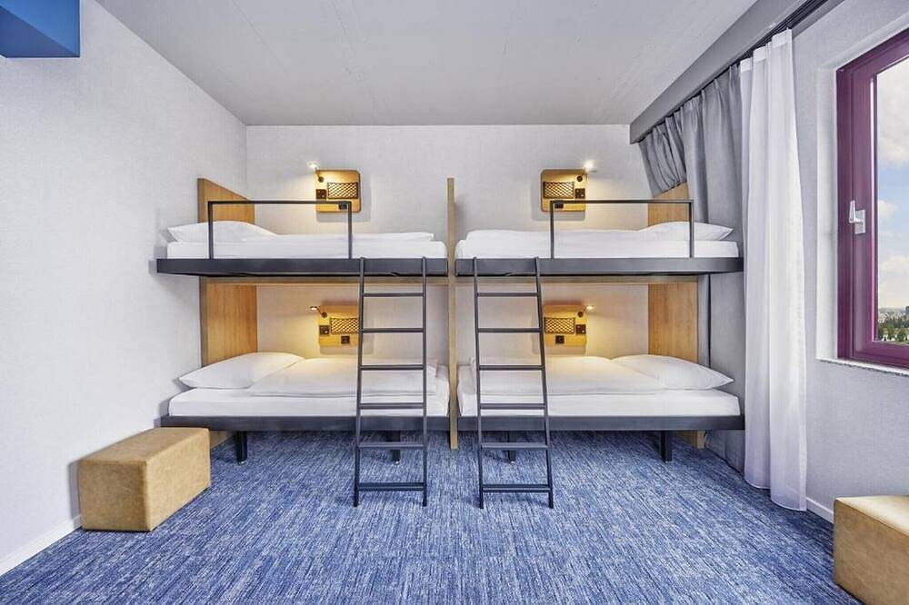 Ganze Wohnung, H2 Hotel Düsseldorf Seestern bei Sunday Quad Room in Düsseldorf, Düsseldorf und Umgebung