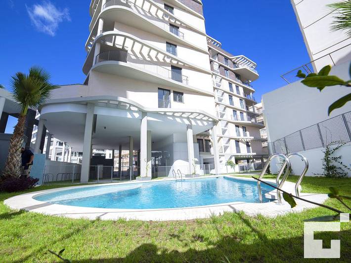 Appartement de vacances pour 4 personnes, avec Vue sur l’océan ainsi que Jardin et Piscine