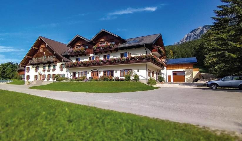 Ferienwohnung für 4 Personen, mit Balkon und Terrasse sowie Garten und Seeblick in Steinbach am Attersee - 2