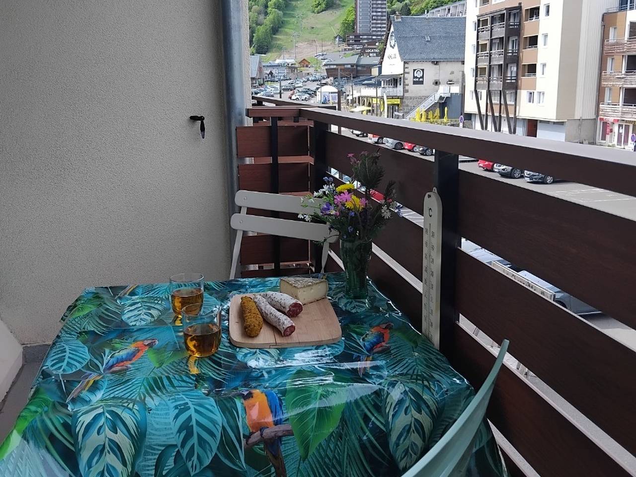 Estudio entero, Estudio de montaña en el corazón de Super Besse con parking privado in Super Besse, Besse-et-Saint-Anastaise