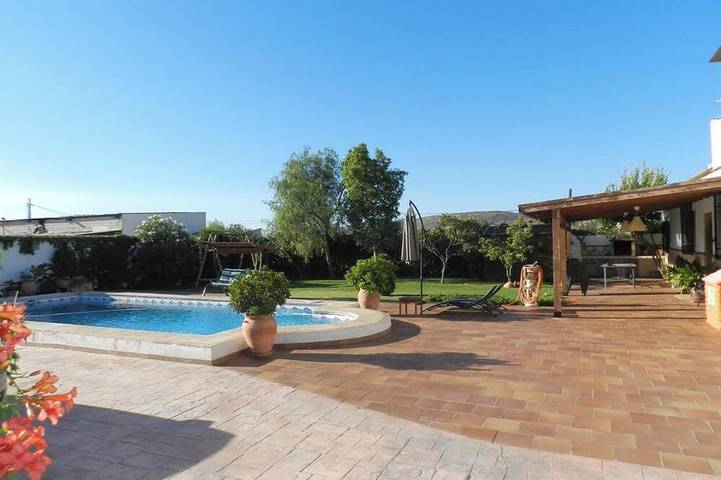 Casa rural para 6 personas, con jardín, Se admiten mascotas en El Padul