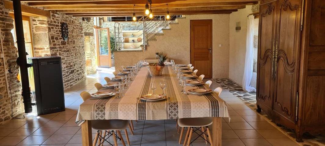 Location de vacances pour 15 personnes, avec vue et jardin à Sougéal - 4