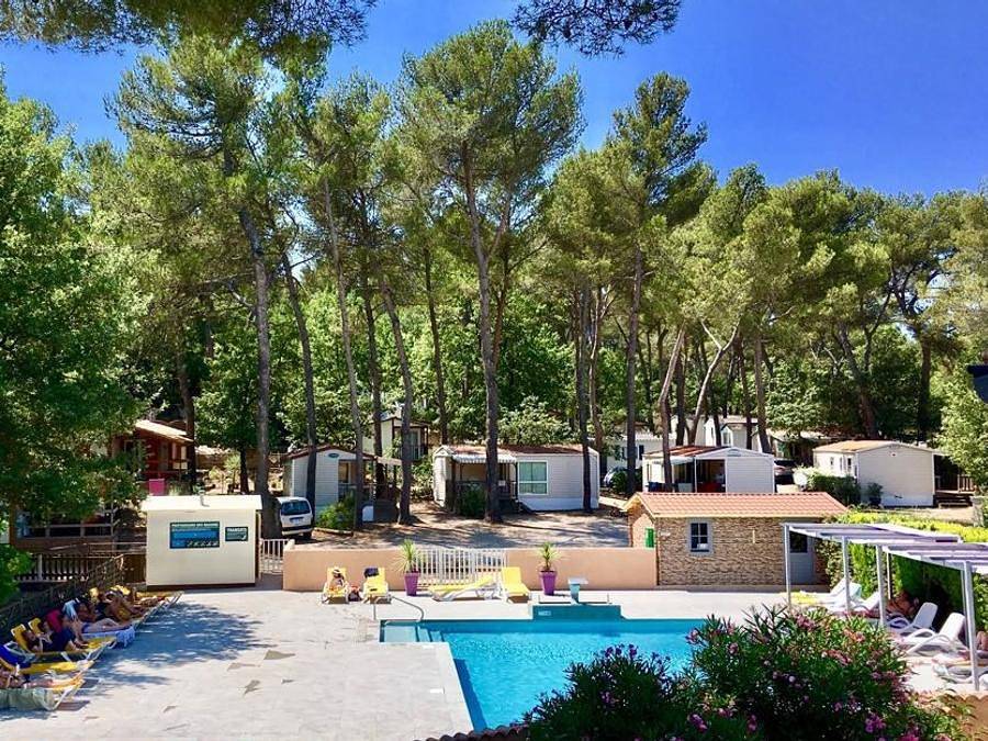 Camping Le Devancon - Stacaravan 4 personen - Grand Confort Sun Roller 1e generatie 4 pers in Peynier, Aix-en-Provence en omgeving
