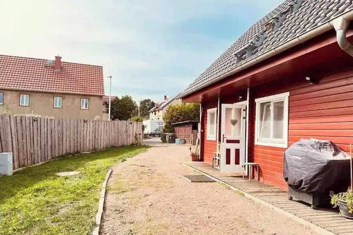 Ferienhaus für 8 Personen, mit Balkon und Garten