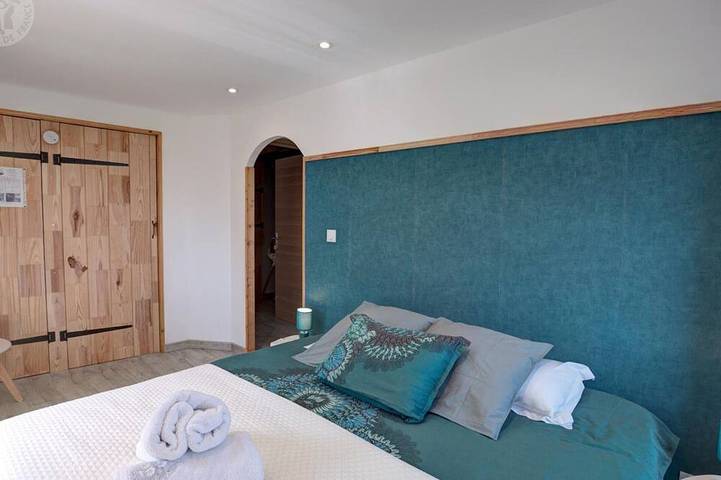 Gîte pour 9 personnes, avec terrasse à Saint-Julien-Molin-Molette - 3