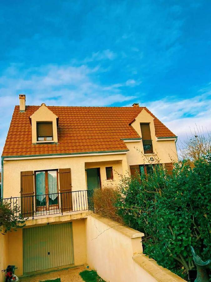 Location de vacances pour 8 personnes, avec terrasse et jardin à Bondoufle - 4