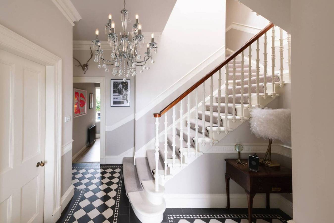 Villa by the Sea; Escape the Ordinary in Dundee, Angus