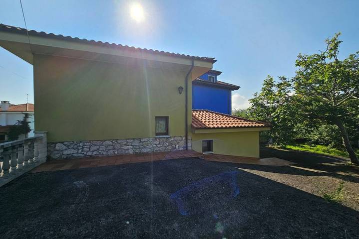 Apartamento entero, Acogedor apartamento cerca de la Playa de Santa Marina: ¡se admiten estancias de larga duración! in Sebreño, Ribadesella